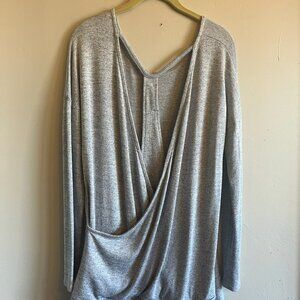 Athleta Long Sleeve Criss Cross Back Athleisure Top Gray Women’s Size Medium
